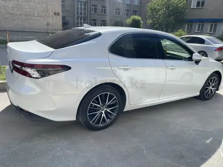 Toyota Camry 2023 года за 17 500 000 тг. в Караганда – фото 5