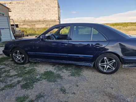 Mercedes-Benz E 240 1999 года за 1 900 000 тг. в Караганда – фото 10