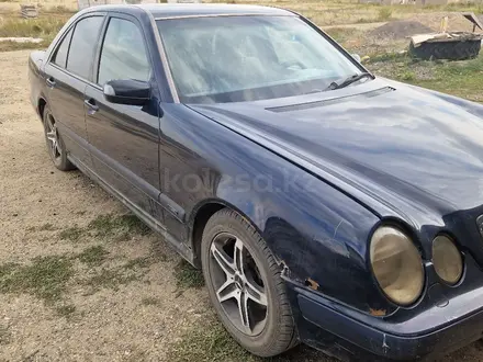 Mercedes-Benz E 240 1999 года за 1 900 000 тг. в Караганда – фото 3