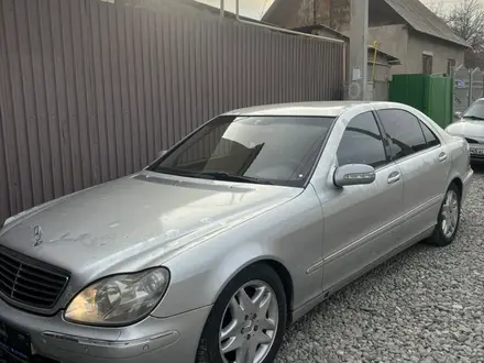 Mercedes-Benz S 500 2000 года за 2 500 000 тг. в Тараз – фото 2