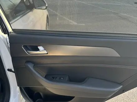 Hyundai Sonata 2015 года за 8 700 000 тг. в Алматы – фото 11