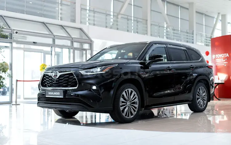 Toyota Highlander Luxe 2023 года за 39 000 000 тг. в Алматы