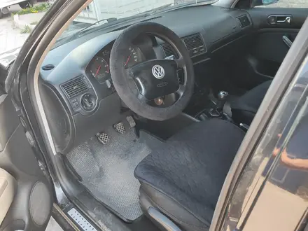 Volkswagen Golf 2002 года за 1 700 000 тг. в Караганда – фото 2