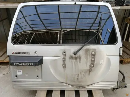 Крышка дверь багажника Mitsubishi pajero v20 за 70 000 тг. в Астана