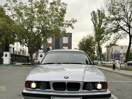 BMW 525 1994 года за 2 350 000 тг. в Шымкент