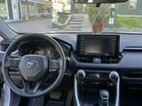 Toyota RAV4 2021 года за 13 200 000 тг. в Астана – фото 5