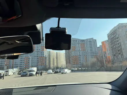 BMW 520 2023 года за 30 300 000 тг. в Алматы – фото 11