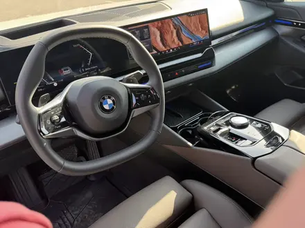 BMW 520 2023 года за 30 300 000 тг. в Алматы – фото 5
