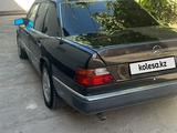 Mercedes-Benz E 200 1993 годаүшін2 000 000 тг. в Туркестан