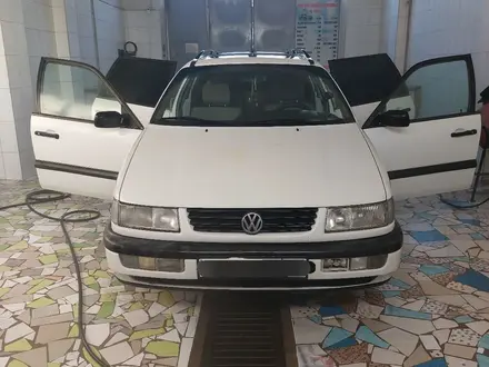 Volkswagen Passat 1994 года за 2 300 000 тг. в Тараз