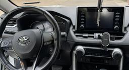 Toyota RAV4 2021 года за 12 950 000 тг. в Алматы – фото 3