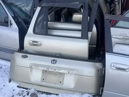 Двери Honda cr-v за 350 тг. в Усть-Каменогорск