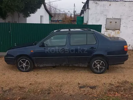 Volkswagen Vento 1992 года за 1 000 000 тг. в Шемонаиха – фото 2