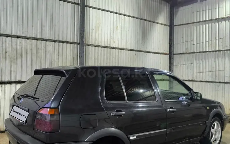 Volkswagen Golf 1994 годаүшін1 400 000 тг. в Жетысай