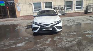 Toyota Camry 2021 года за 14 000 000 тг. в Астана