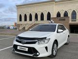 Toyota Camry 2017 года за 10 500 000 тг. в Атырау – фото 2