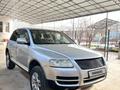 Volkswagen Touareg 2003 года за 4 800 000 тг. в Шымкент – фото 2