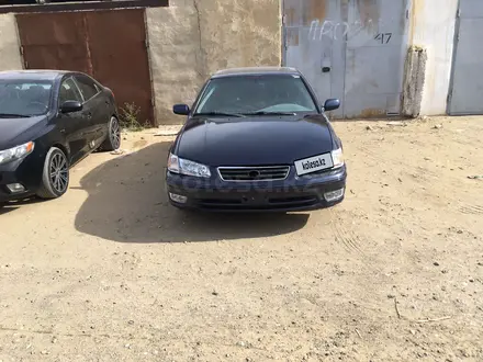 Toyota Camry 1999 года за 2 888 888 тг. в Уральск – фото 2