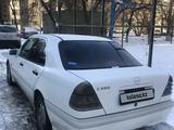 Mercedes-Benz C 200 1998 года за 4 150 000 тг. в Алматы – фото 3