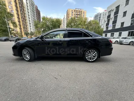 Toyota Camry 2015 года за 11 600 000 тг. в Алматы – фото 2