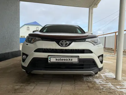 Toyota RAV4 2016 года за 12 500 000 тг. в Атырау – фото 9