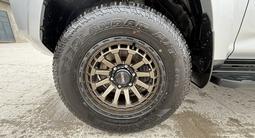 Toyota 4Runner 2022 года за 28 500 000 тг. в Жанаозен – фото 2