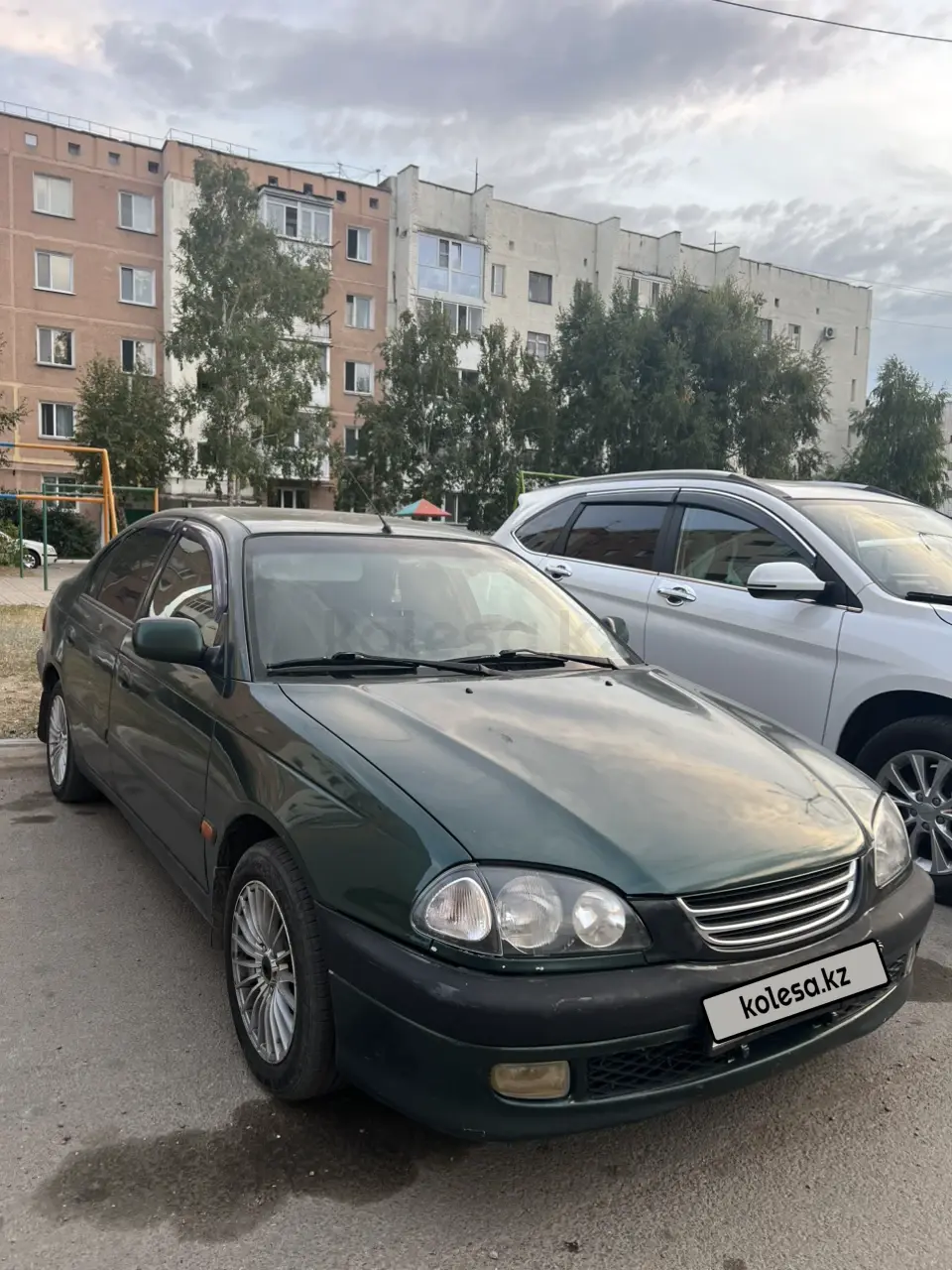 Toyota Avensis, 1999