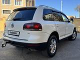 Volkswagen Touareg 2007 года за 6 400 000 тг. в Астана – фото 4