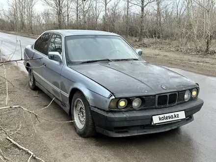 BMW 520 1991 года за 600 000 тг. в Караганда – фото 2