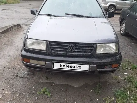 Volkswagen Vento 1993 года за 1 250 000 тг. в Караганда