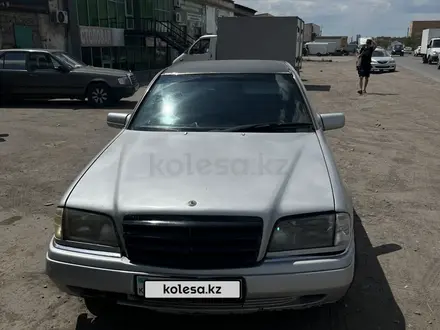 Mercedes-Benz C 180 1996 года за 1 600 000 тг. в Караганда – фото 2