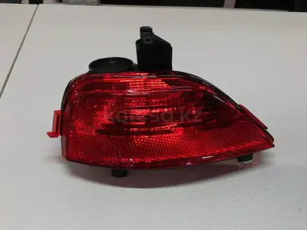 На Nissan Terrano d10 2014 — фонарь в задний бампер за 12 000 тг. в Алматы