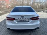 Toyota Camry 2021 года за 15 500 000 тг. в Усть-Каменогорск – фото 4