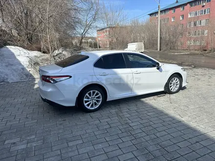 Toyota Camry 2021 года за 15 500 000 тг. в Усть-Каменогорск – фото 3