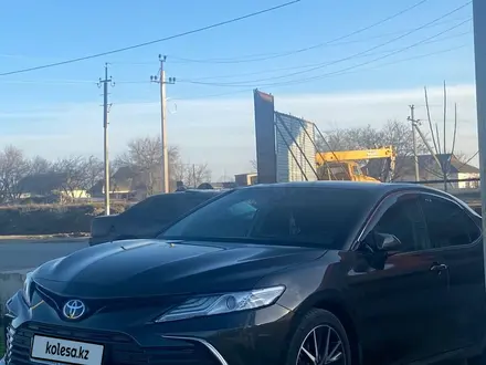 Toyota Camry 2021 года за 20 500 000 тг. в Шымкент