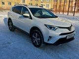 Toyota RAV4 2017 года за 13 000 000 тг. в Караганда