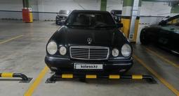 Mercedes-Benz E 280 1997 года за 2 600 000 тг. в Астана – фото 2