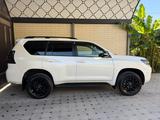 Toyota Land Cruiser Prado 2023 года за 31 000 000 тг. в Шымкент – фото 2