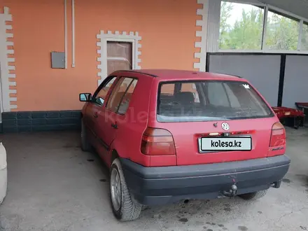 Volkswagen Golf 1993 года за 700 000 тг. в Алматы – фото 2