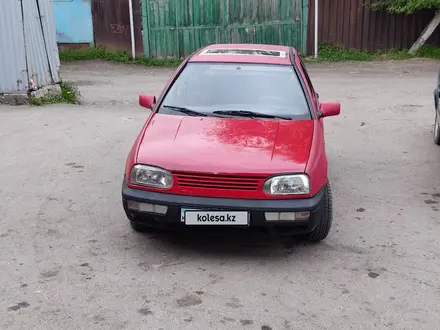 Volkswagen Golf 1993 года за 700 000 тг. в Алматы