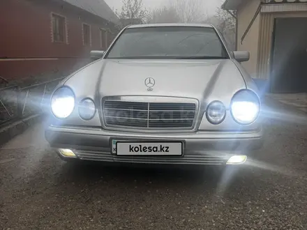 Mercedes-Benz E 230 1996 годаүшін4 200 000 тг. в Алматы