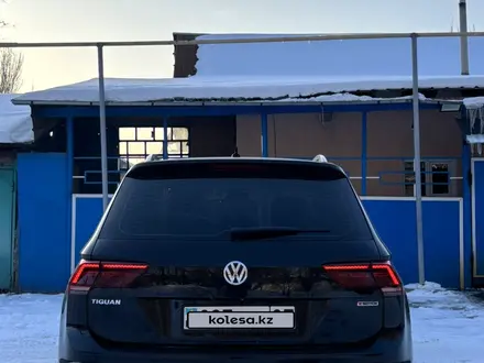 Volkswagen Tiguan 2018 года за 12 500 000 тг. в Алматы – фото 4