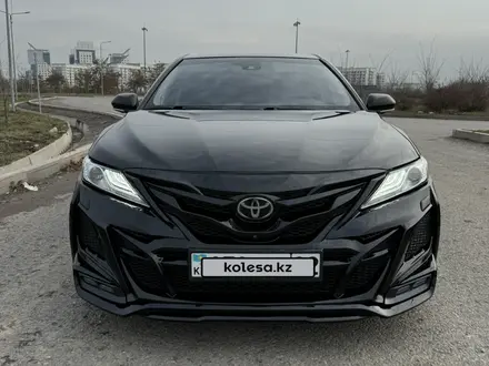 Toyota Camry 2019 года за 16 500 000 тг. в Алматы – фото 2