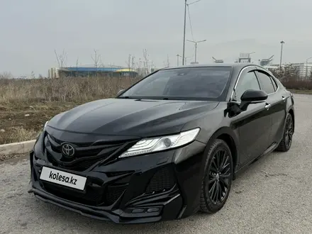 Toyota Camry 2019 года за 16 500 000 тг. в Алматы