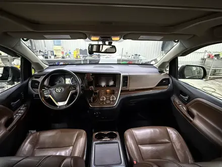 Toyota Sienna 2015 года за 12 500 000 тг. в Уральск – фото 8