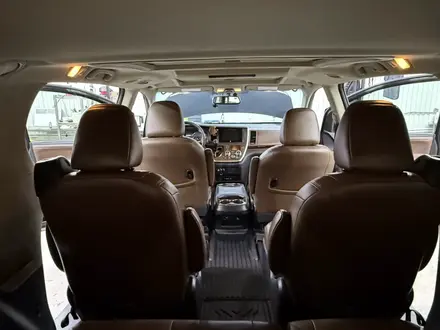Toyota Sienna 2015 года за 12 500 000 тг. в Уральск – фото 9