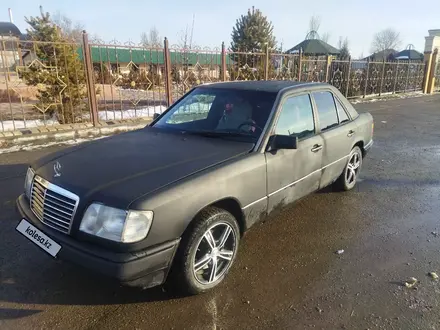 Mercedes-Benz E 220 1995 года за 1 600 000 тг. в Жаркент – фото 2