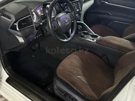 Toyota Camry 2019 года за 14 200 000 тг. в Тараз – фото 3