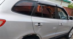 Hyundai Santa Fe 2008 годаүшін5 800 000 тг. в Алматы – фото 3