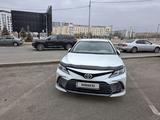 Toyota Camry 2023 года за 14 900 000 тг. в Атырау – фото 2